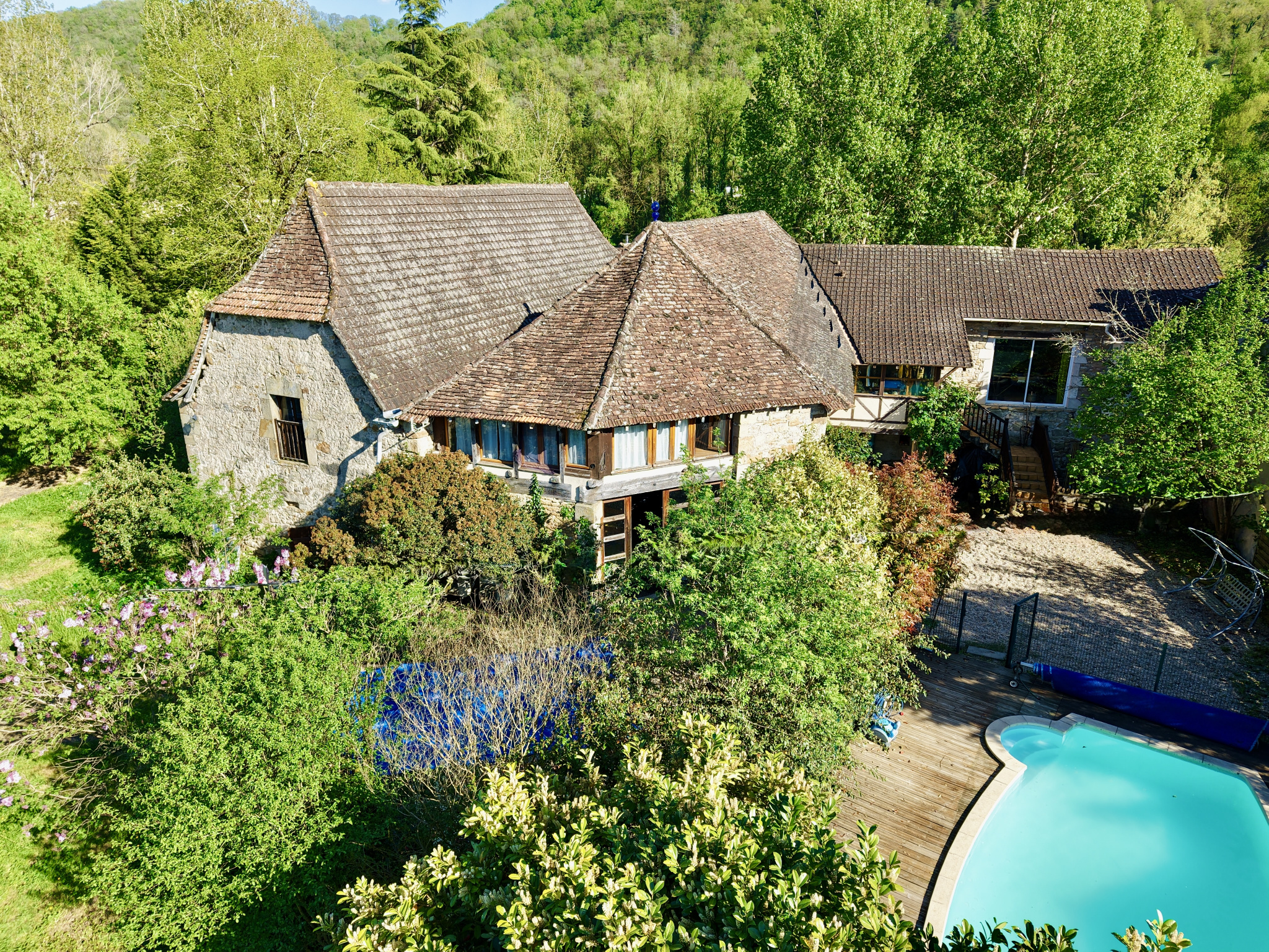 Propriété avec vue sur le Lot 3 habitations, gîtes en acti
