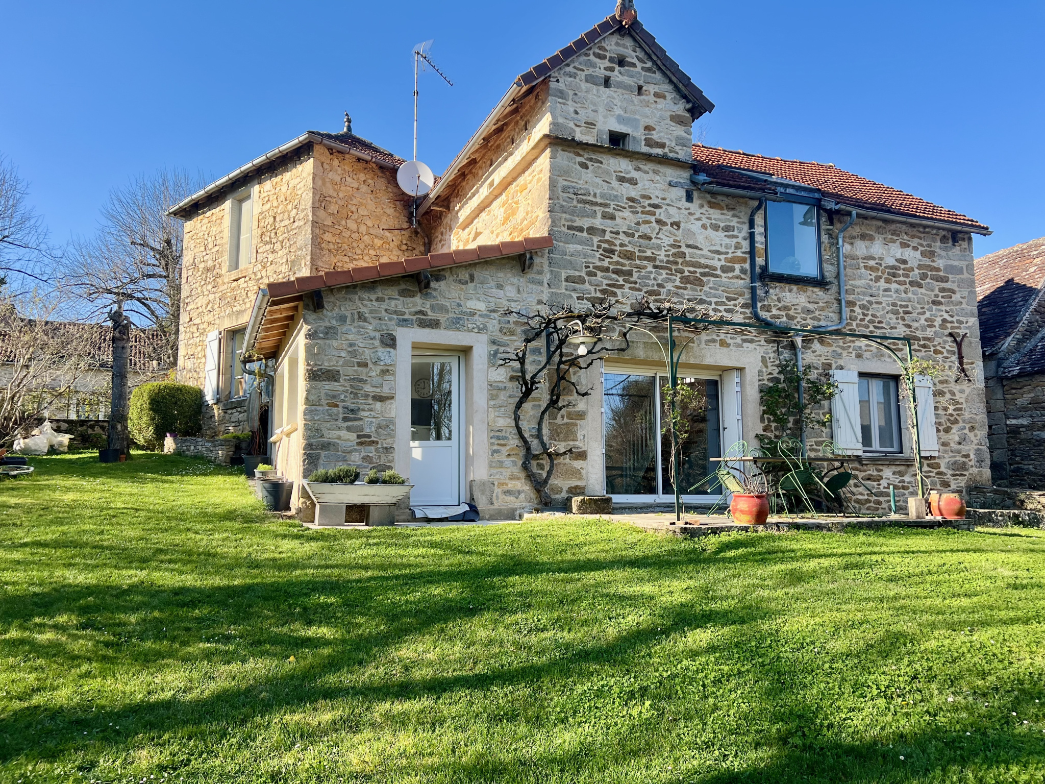 Maison en pierre et gîte